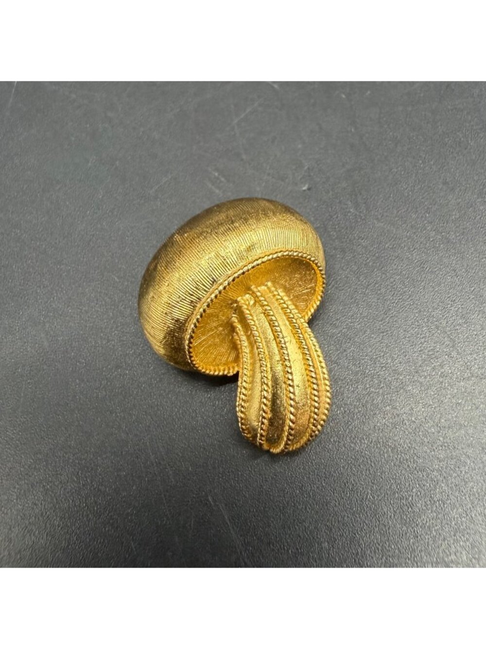 Crown Trifari Gold Tone Mushroom Brooch Pin Vintage Jewelry 1960s Botanical